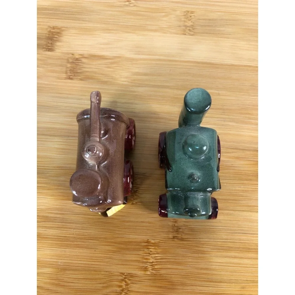 Vintage Train Engine Locomotive Salt and‎ Pepper Shakers Japan